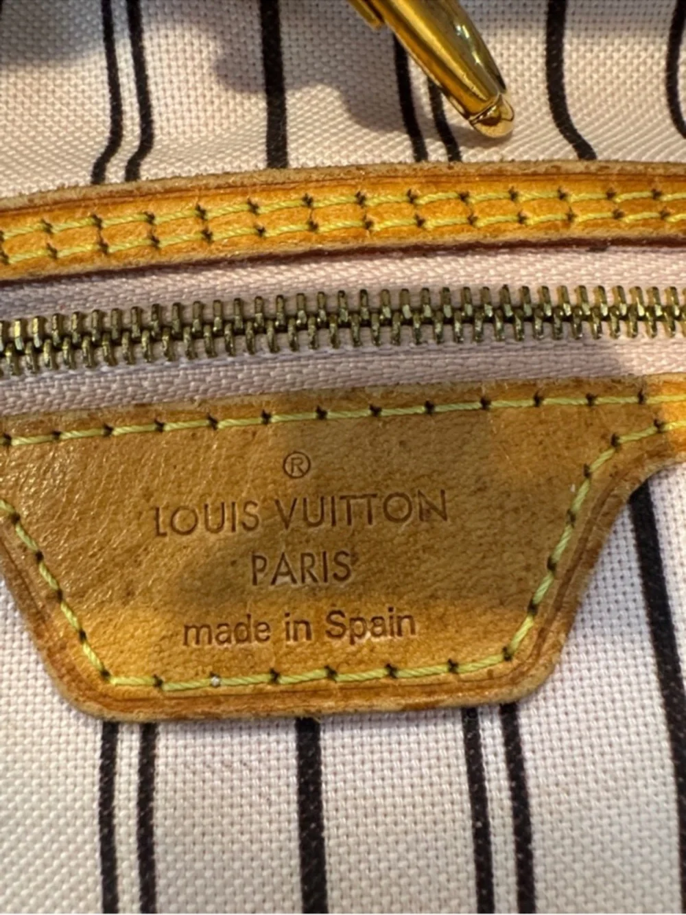 Authentic Louis Vuitton Neverfull MM bag with pink interior - Picture 11 of 14